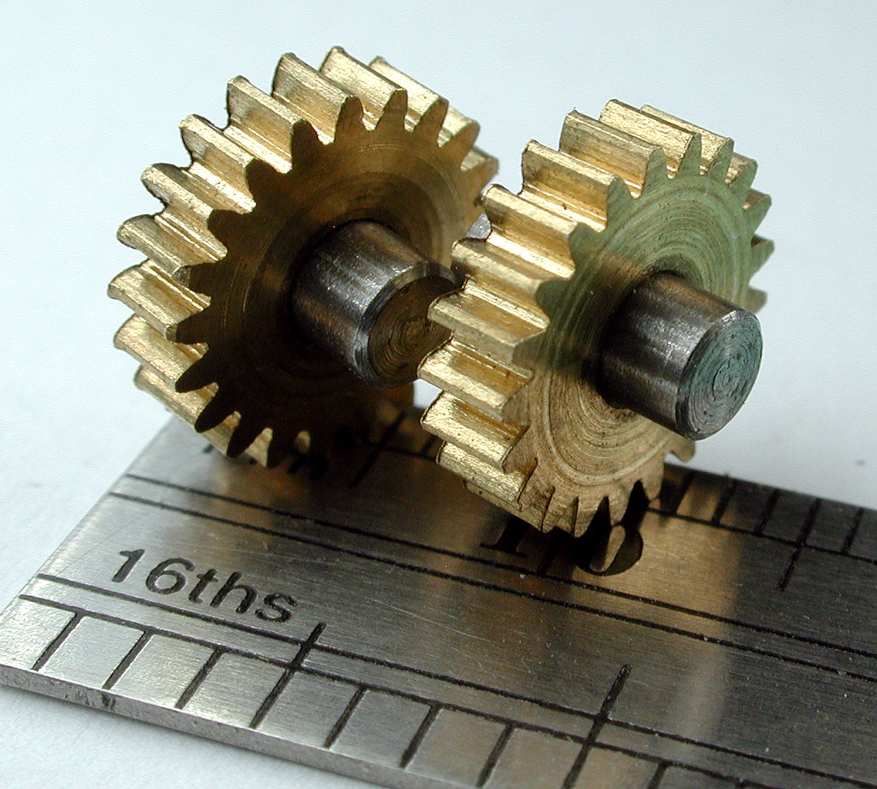 Spur Gear, 0.4mod x 21 Teeth x 9.2mm OD x 0.095" Face x 3.0mm Bore, Assembled on 3.0mm x 6.6mm Shaft (2/pkg)