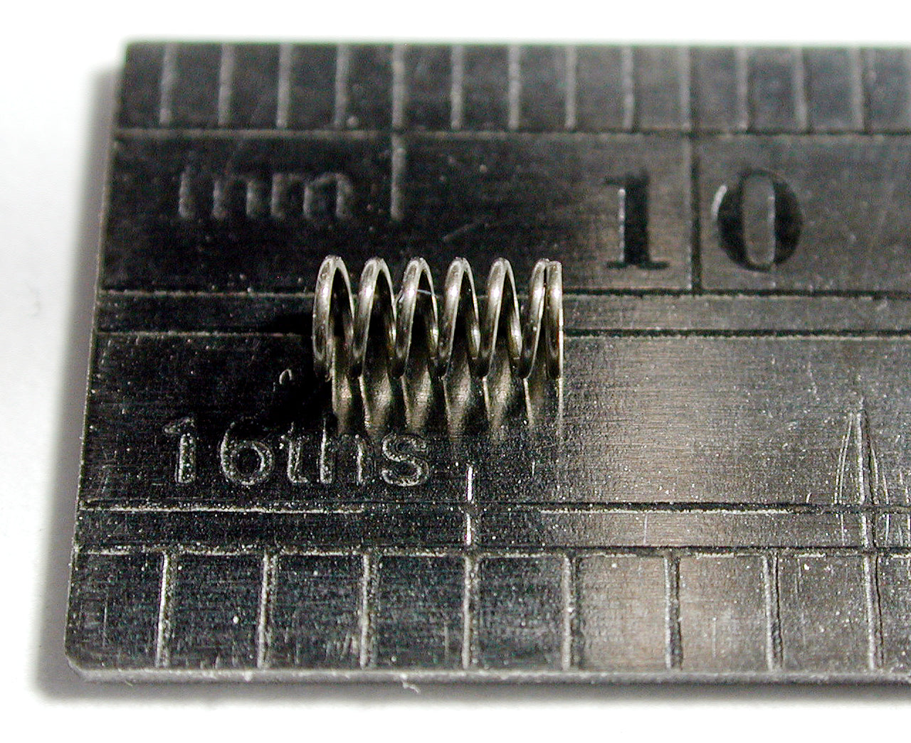 Spring, Medium .009", 2.0mm OD, 1.5mm ID, 4.0mm L